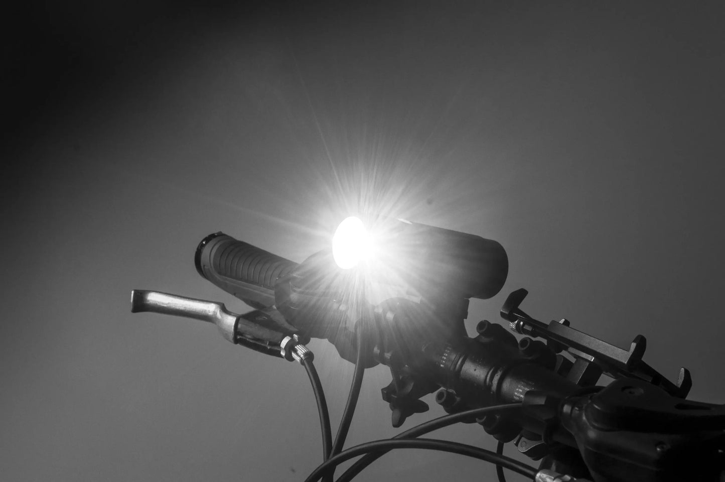 Machfally EOS220 Plastic Usb Rechargeable Light Sensor Bicycle Front Light